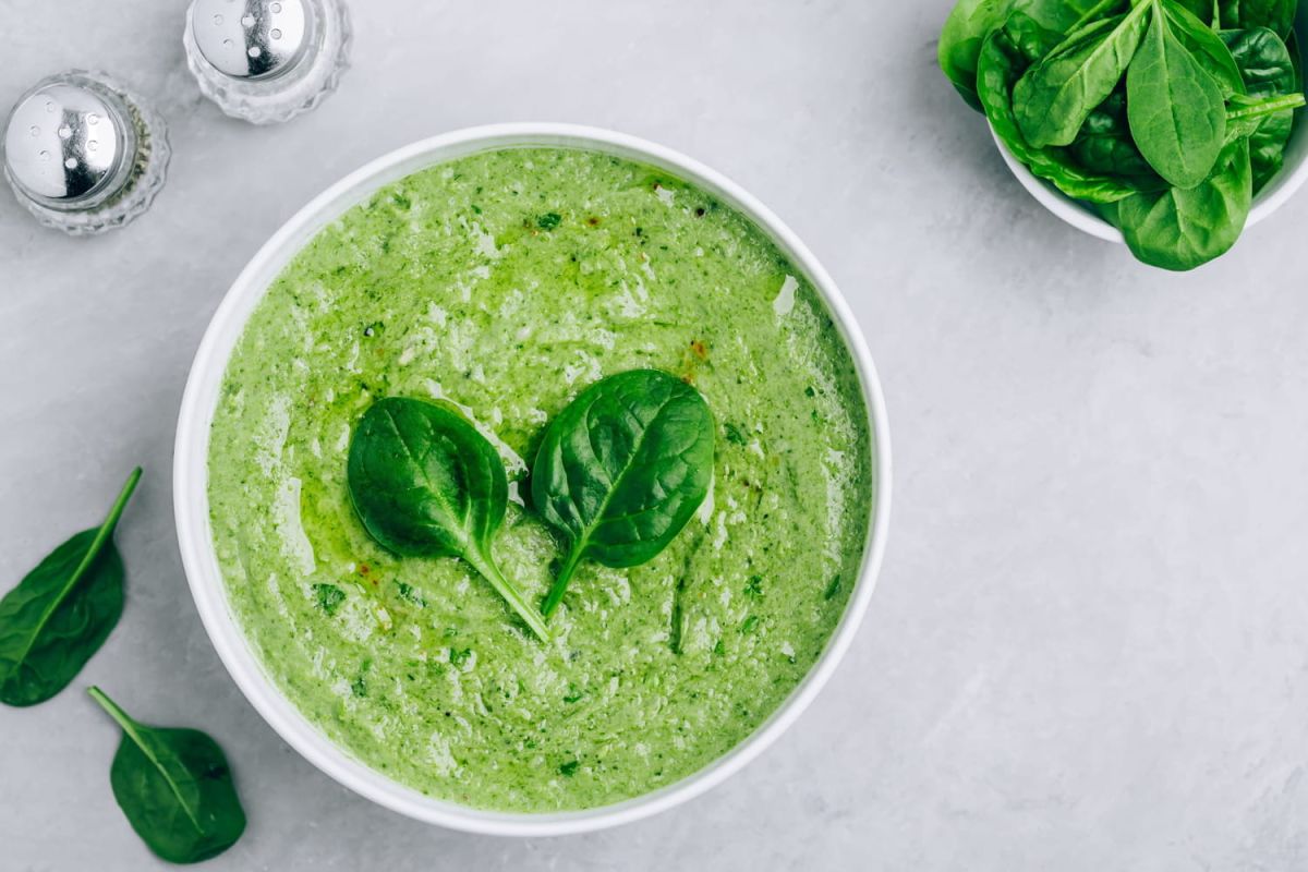 Découvrez la fraîcheur estivale avec le gaspacho vert de Cyril Lignac