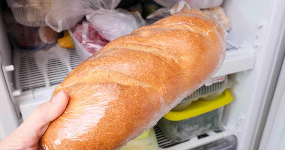 Pain : l'erreur à éviter absolument avant de le placer au congélateur