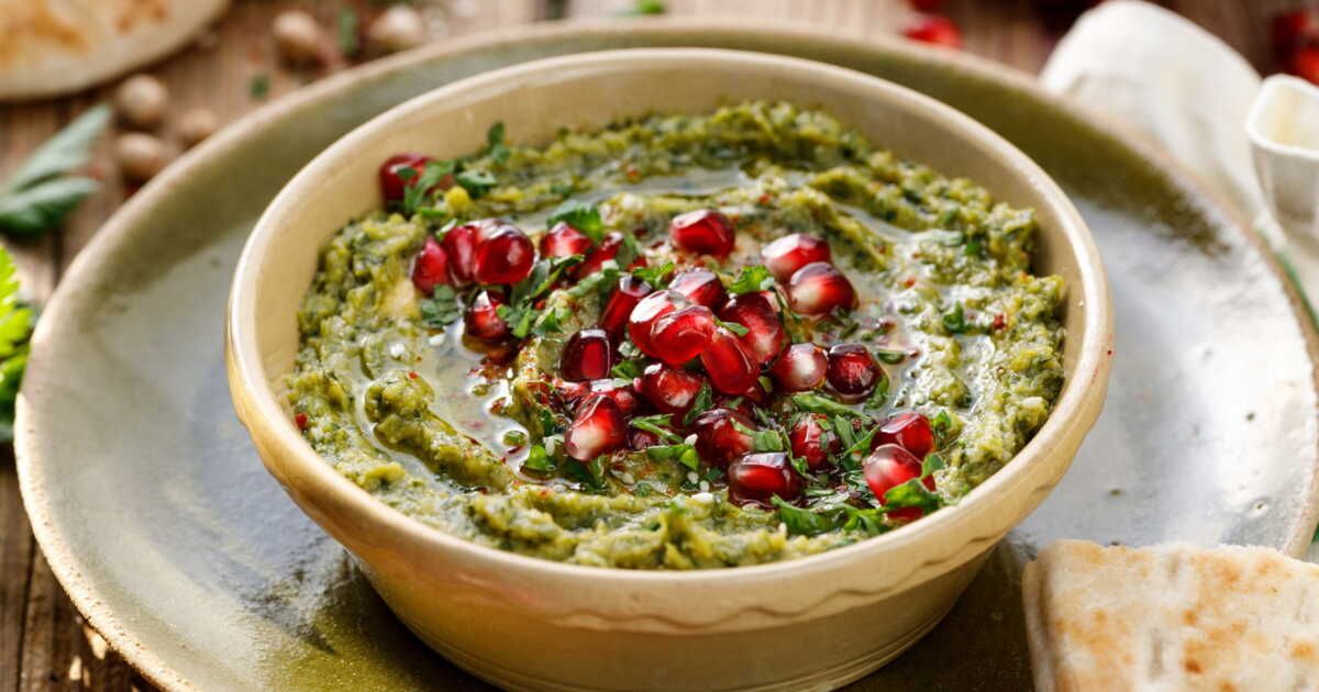 découvrez un houmous aux courgettes et pistaches pour un apéro réussi