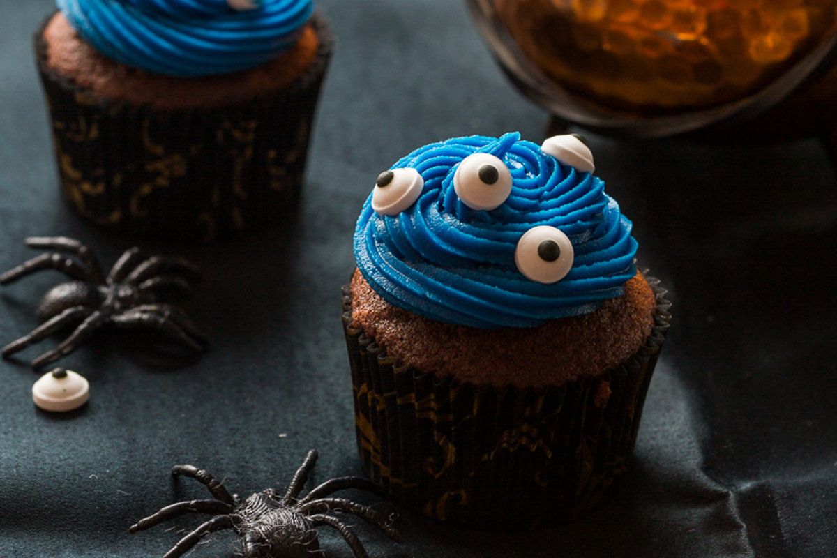 Des cupcakes au chocolat qui font les yeux doux
