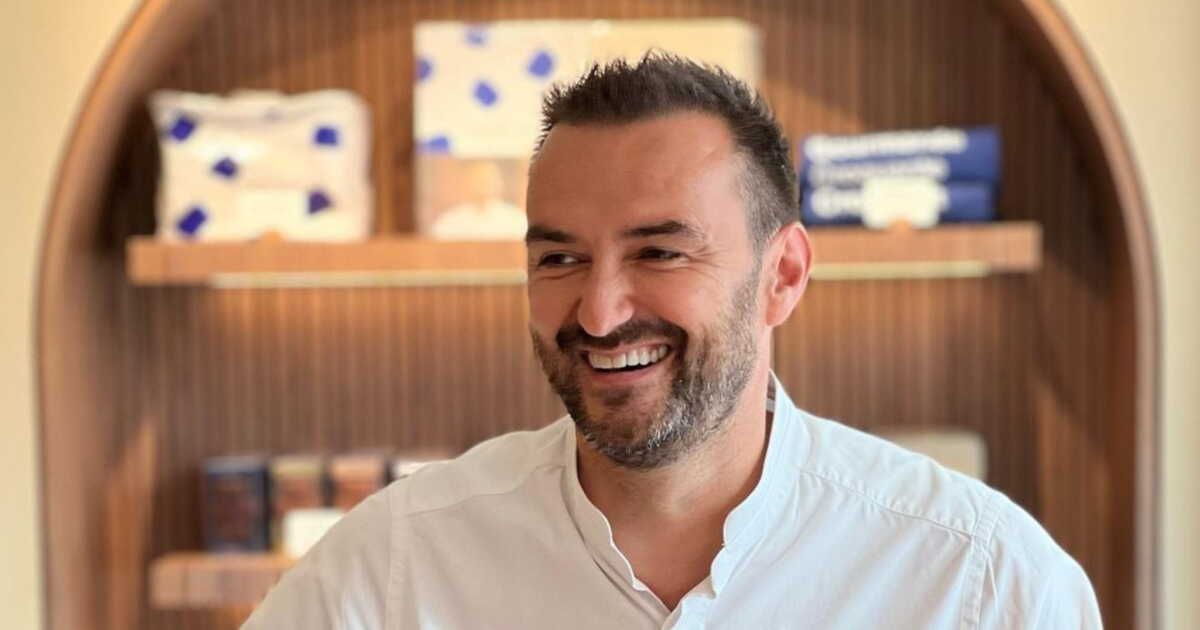 La bûche de Noël de Cyril Lignac : un délice chocolaté à découvrir d'urgence