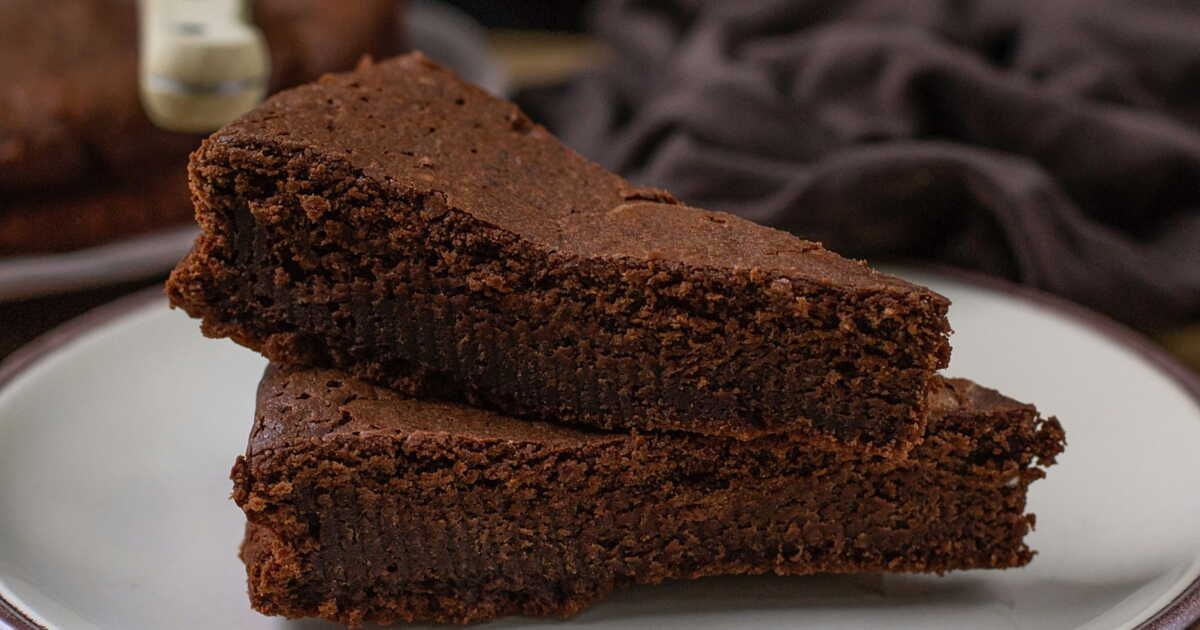 Un fondant au chocolat gourmand avec seulement 3 ingrédients