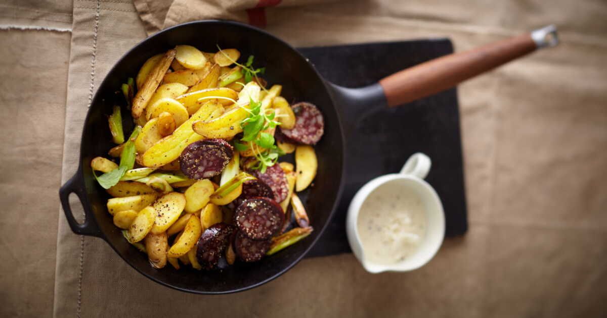 Un délice inattendu : la poêlée de rattes au boudin noir
