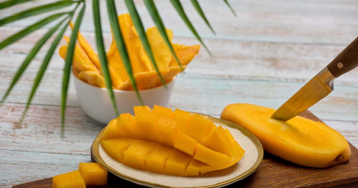 la méthode infaillible pour couper une mangue sans tracas