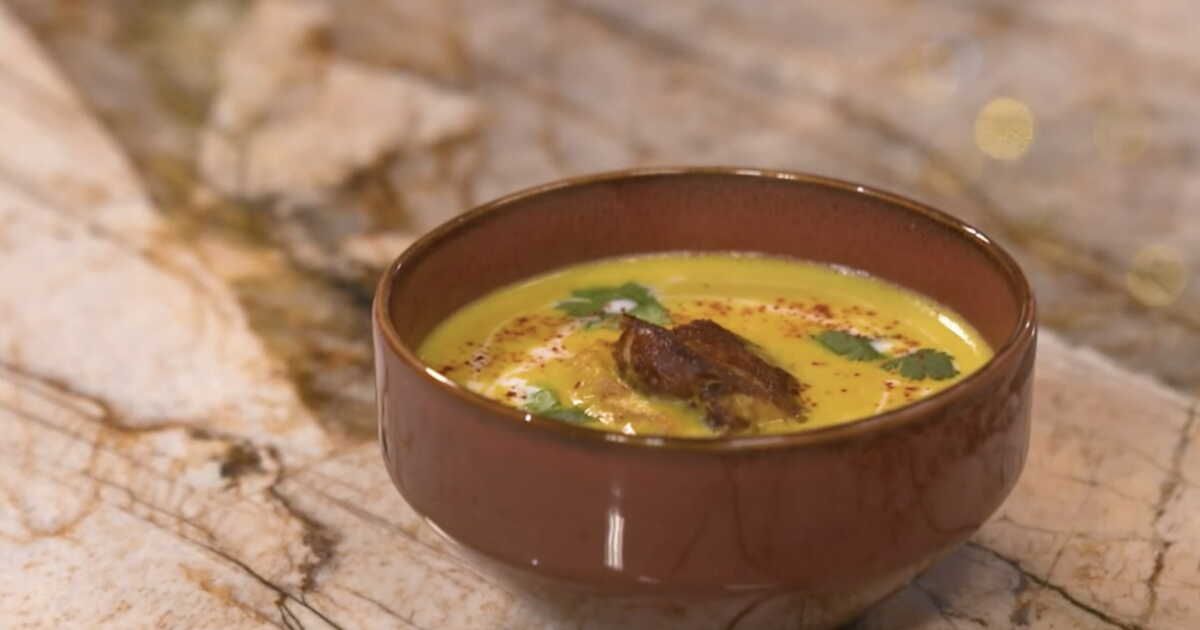 Régalez vos convives avec le velouté de potimarron coco et foie gras de Cyril Lignac