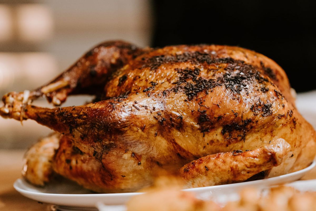 Découvrez le secret du poulet rôti à la cannette de Juan Arbelaez