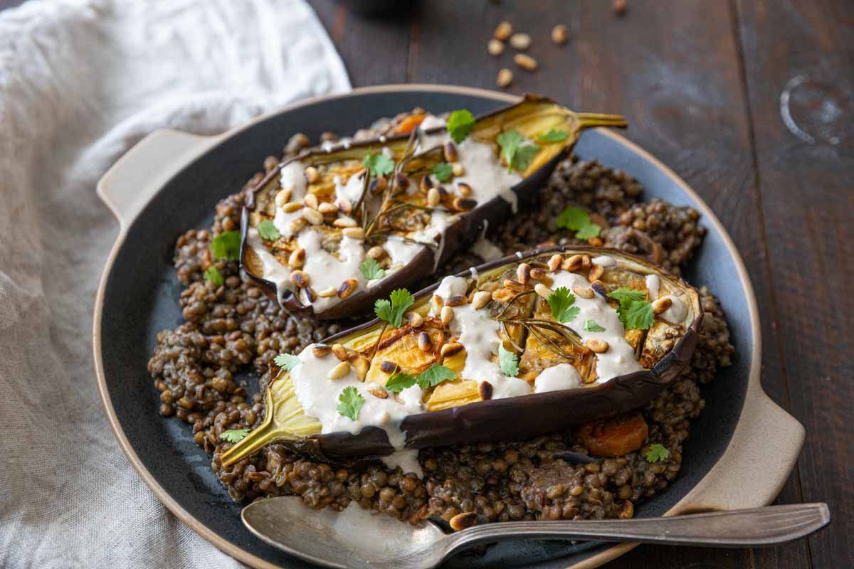 Aubergines rôties aux lentilles et sauce tahini