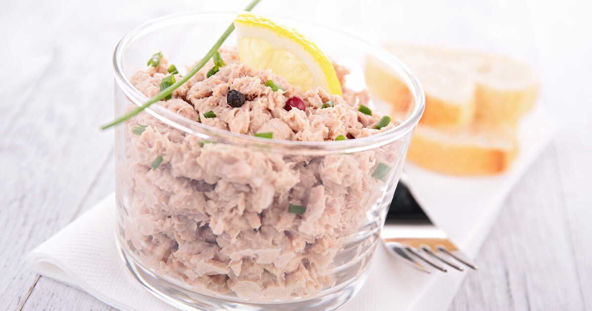 Des verrines au thon et à l'avocat pour un apéro express et savoureux