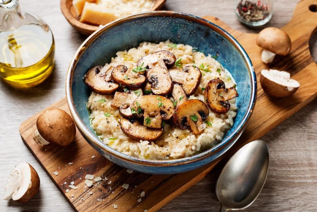 Éblouissez vos convives avec un risotto de cèpes et un jus de rôti maison