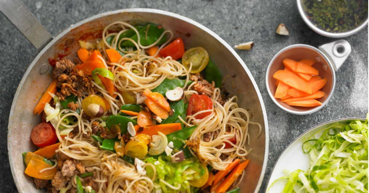 Laissez-vous séduire par le wok de porc au gingembre et vermicelles de riz