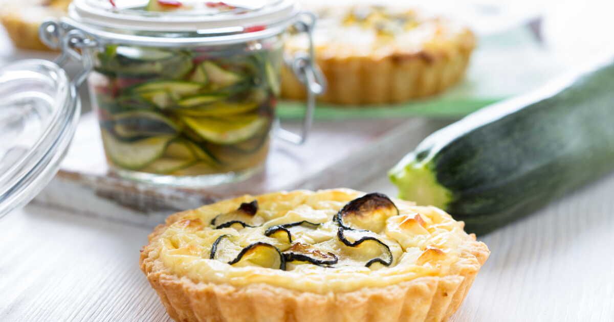 Des mini-tatins de courgettes pour un dîner original