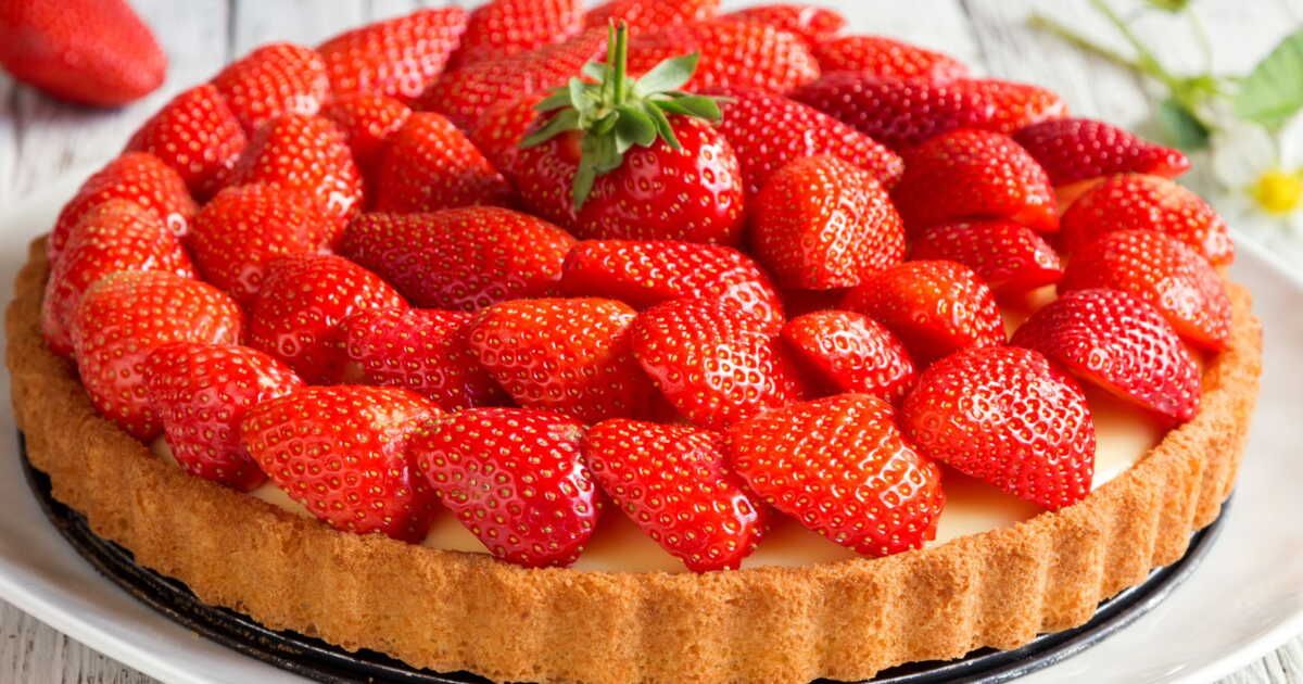 Un dessert d’été léger : laissez-vous séduire par la tarte aux fraises sans crème