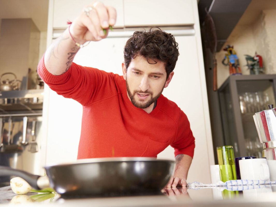 Cuisiner pour soi : 9 conseils pour se motiver quand on vit seul