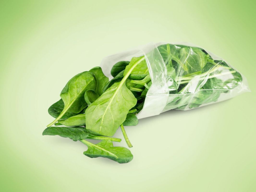Des légumes tout prêts sous le microscope : attention aux bactéries