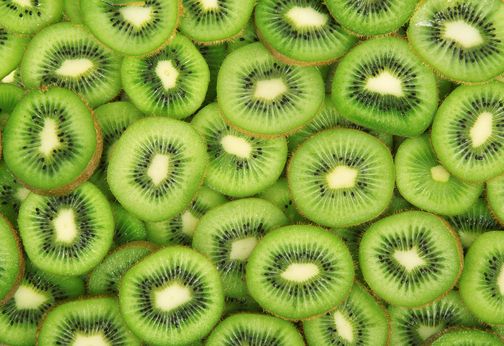 Les bienfaits incroyables du kiwi : pourquoi en manger un chaque jour ?