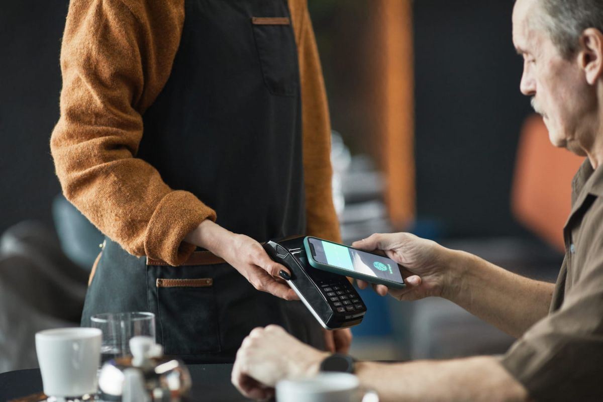 Pourquoi les prix des restaurants continuent de grimper : l'analyse d'un chef étoilé