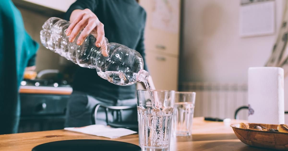 Eau plate ou gazeuse : ce qu'il faut vraiment considérer avant votre choix