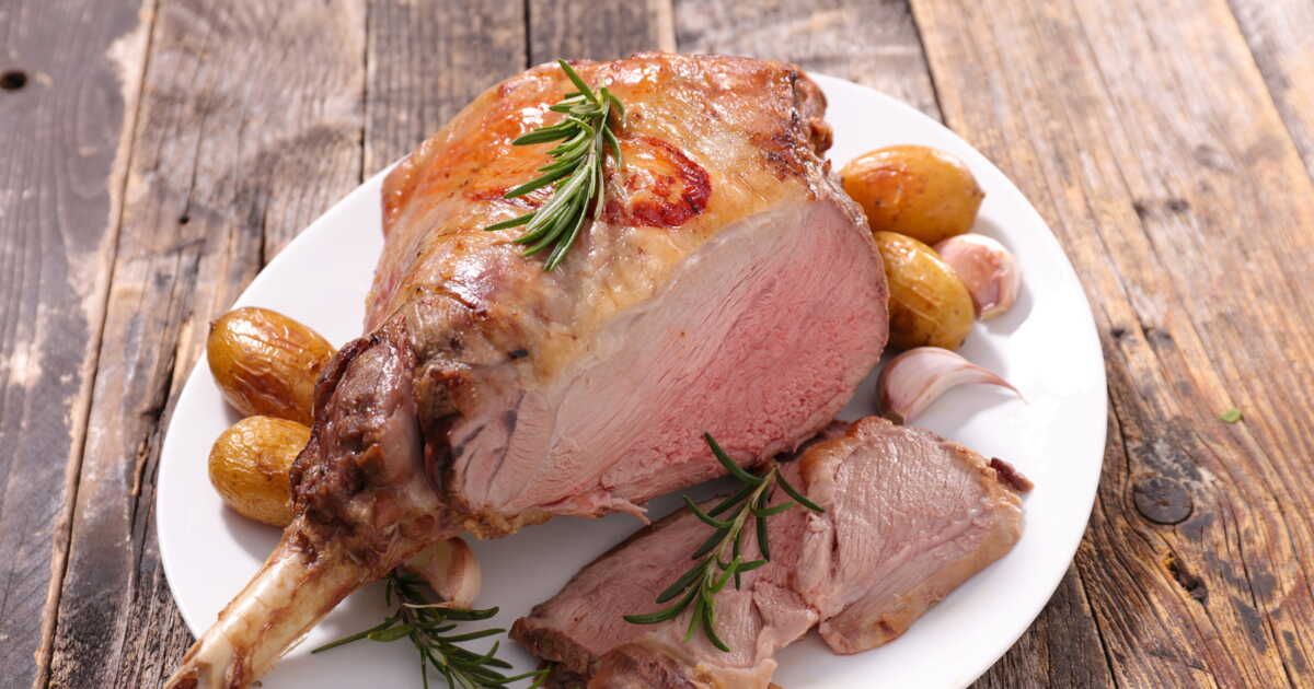 Les secrets pour cuire un gigot d’agneau parfaitement tendre