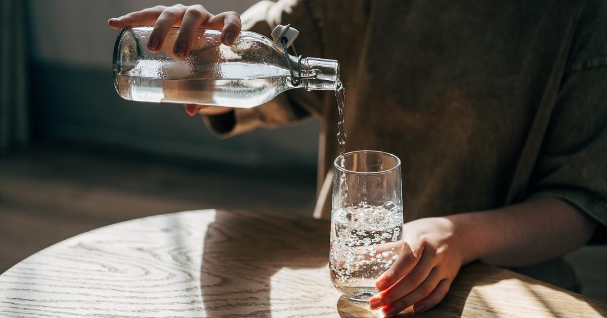 Adopter une routine d'hydratation : les conseils d'une médecin pour mieux s'hydrater
