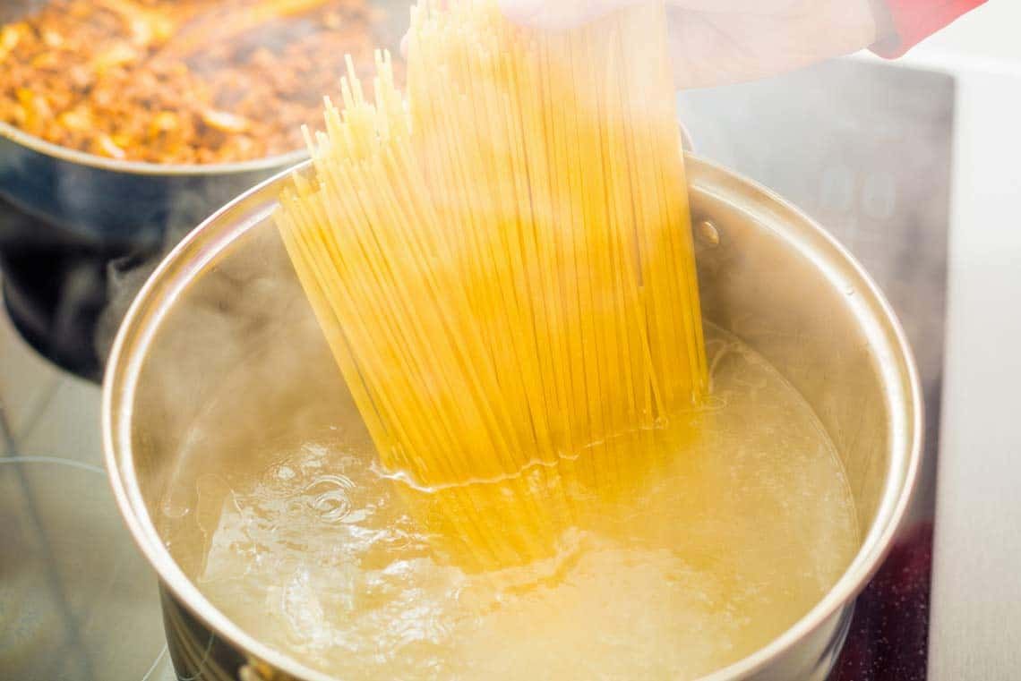 Transformez l’eau de cuisson des pâtes en trésor culinaire