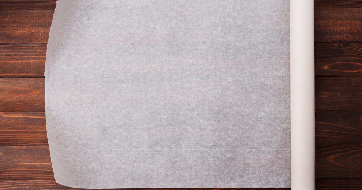 Le mystère du papier cuisson : quel côté choisir ?