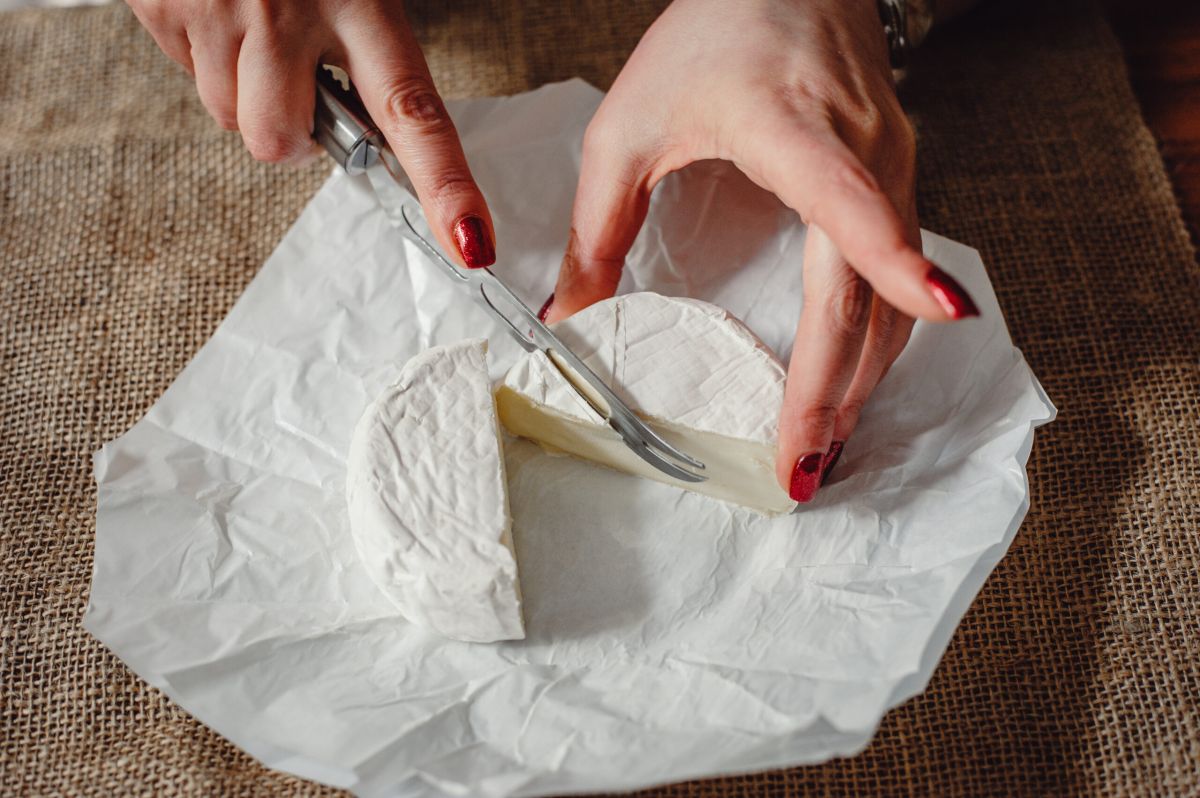 Intoxications alimentaires : le mythe du fromage sans croûte