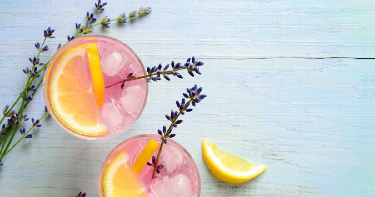 Découvrez le spritz lavande, un cocktail envoûtant aux accents de Provence