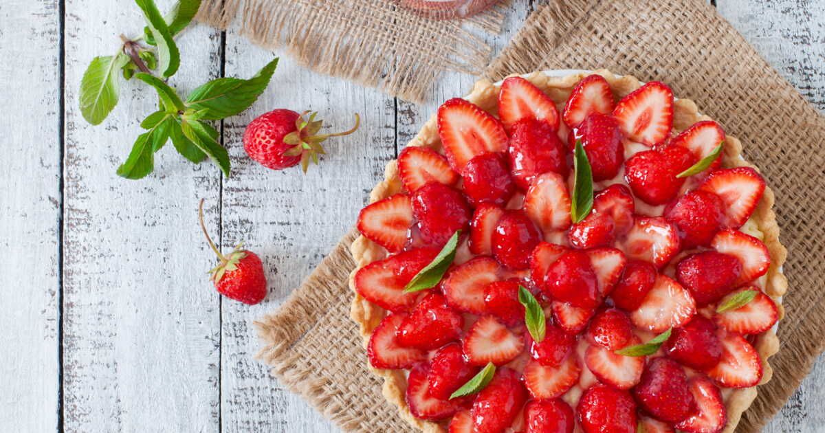 Découvrez la tarte aux fraises revisitée par Cyril Lignac