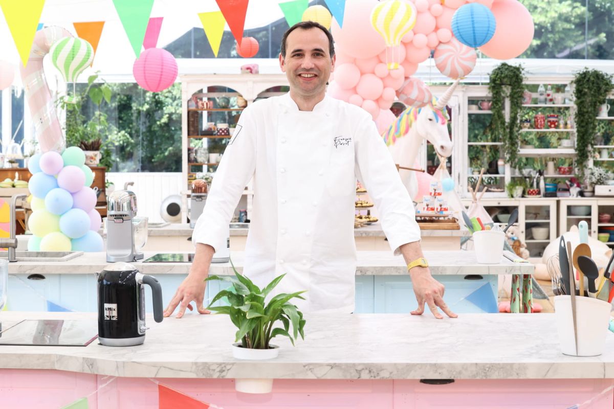 François Perret : le pâtissier emblématique du Ritz qui réinvente la madeleine