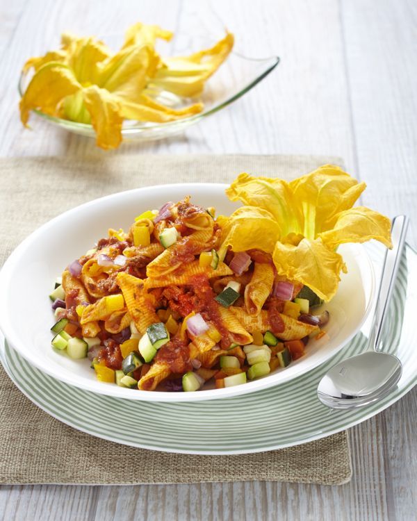 Garganelli à la sauce bolognese et légumes
